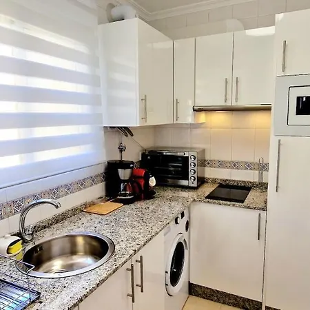 Vibrant City, 3 Bedroom Beside The Apartment *